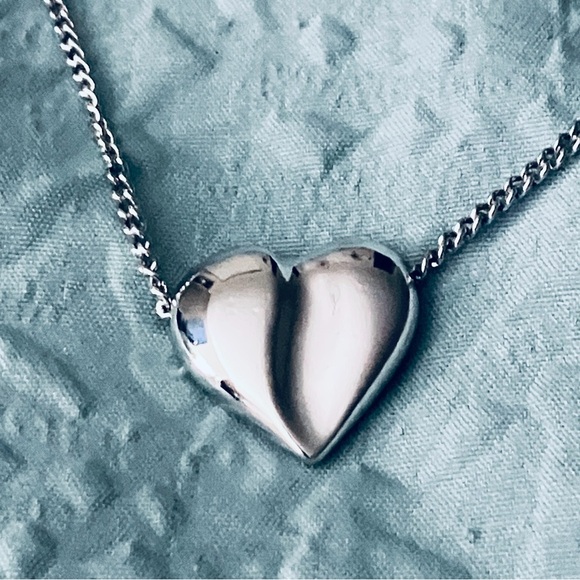 Avon vintage 1977 puffed heart pendant necklace - Picture 3 of 5